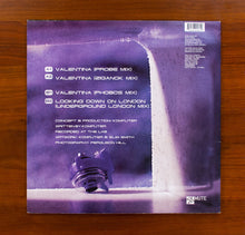 Load image into Gallery viewer, Komputer : Valentina (12")
