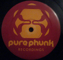 Load image into Gallery viewer, Sole Claw : Goth Chick Hand Job (12")