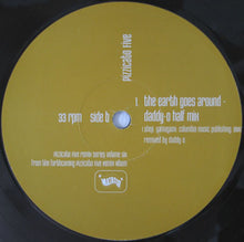 Load image into Gallery viewer, Pizzicato Five : Porno 3003 / The Earth Goes Around (12")
