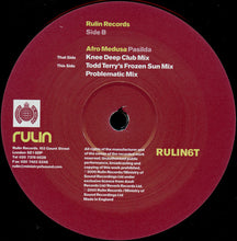 Load image into Gallery viewer, Afro Medusa : Pasilda (12")
