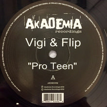 Load image into Gallery viewer, Vigi &amp; Flip : Pro Teen (12&quot;)
