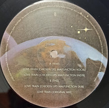 Load image into Gallery viewer, Wolfmother : Love Train (12")
